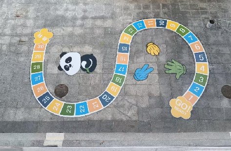 黄石地面游戏彩绘